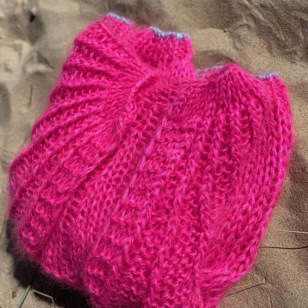 Camelia Cardigan - Fluo pink w sleeve detail - Size S/M